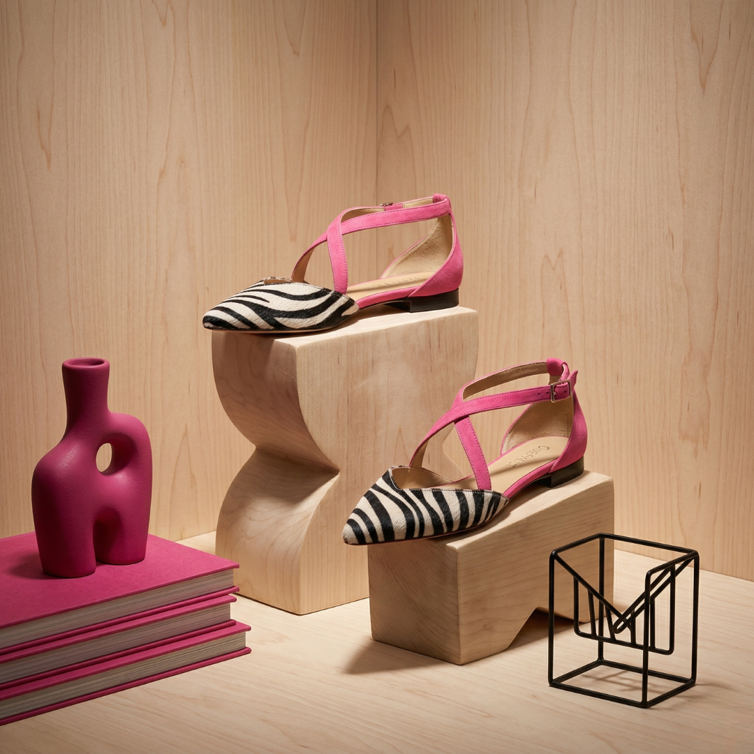 ADELINE™ – Pointed-Toe Crossover Flat